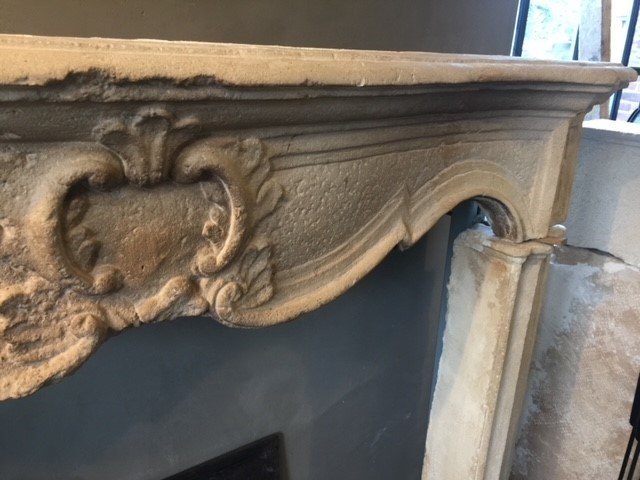 Louis XV Limestone Fireplace, 18th Century-photo-1