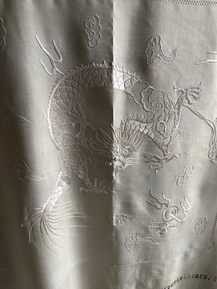 Old Silk Tablecloth, Hand Embroidery, Dragon, Asian Symbol, Embroidered Silk Thread, Asian Art-photo-2