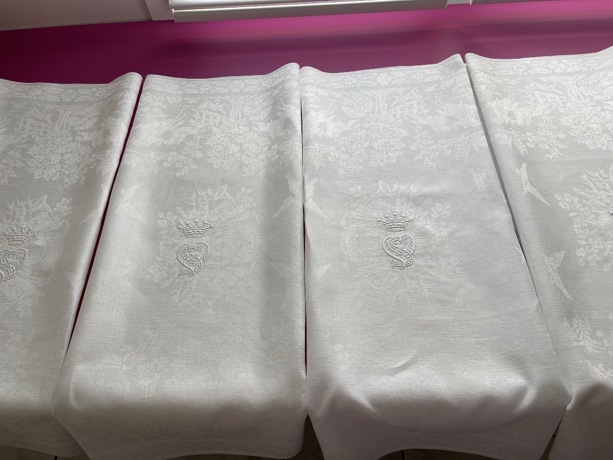 4  Nappes, Centre De Table ,serviettes Anciennes ,  Damassé Chasse, Monogramme Couronne Vicomte-photo-3