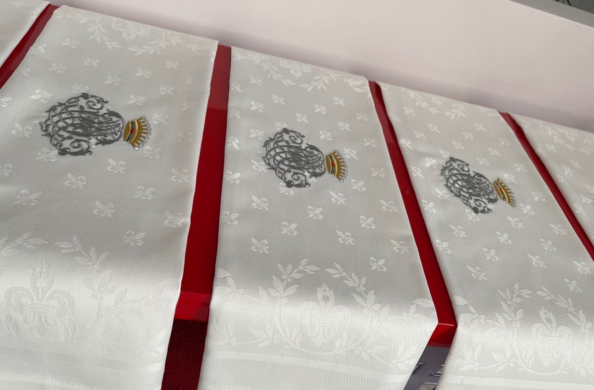 Service De Table Nappe 8 Serviettes Damassé Fleurs De Lys Broderie Armoiries Monogramm Couronne-photo-2