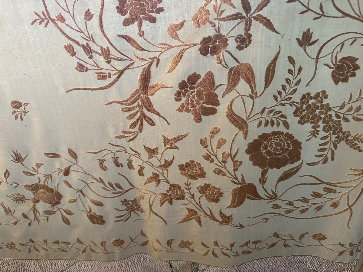 Manila Piano Shawl, Tablecloth Ivory Silk Circa 1920 Embroidery Bouquet Flowers Fringes 155x150-photo-5