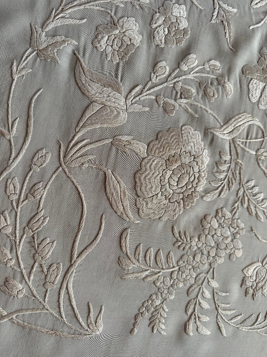 Manila Piano Shawl, Tablecloth Ivory Silk Circa 1920 Embroidery Bouquet Flowers Fringes 155x150-photo-7