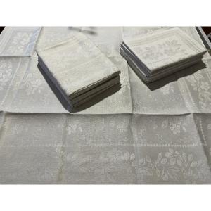 11 Antique Table Napkins, Early 20th Century Floral Damask Linen And Silk, 80x65 Coat Of Arms Embroidery