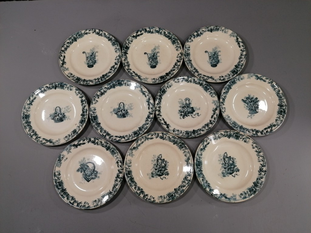 20 Assiettes Plate - Choisy-le-roi - XIX ème - En Faïence Bleu Roy