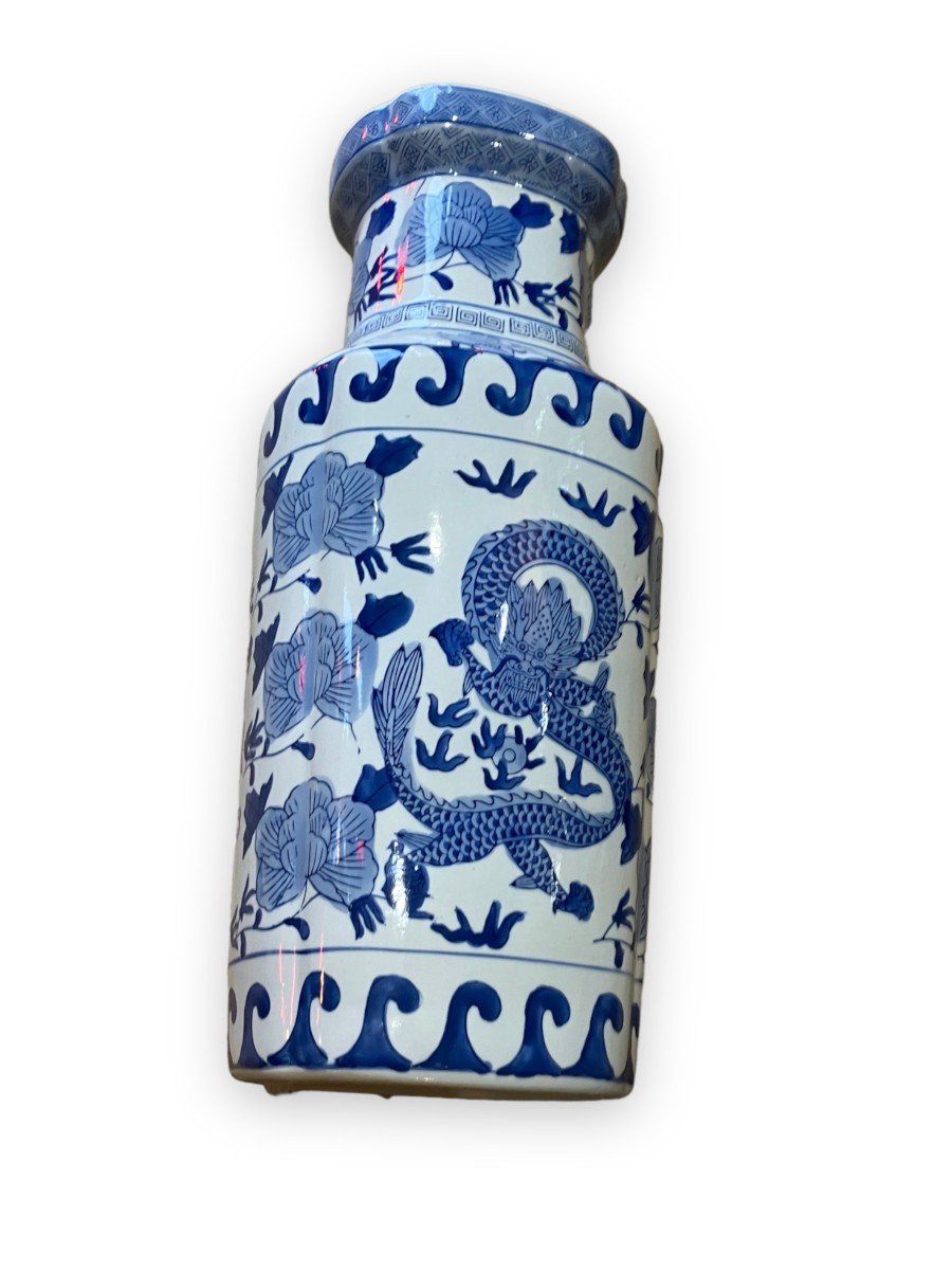 Important Chinese Vase In White And Blue Porcelain Decorated With Dragon And Flowers-photo-1