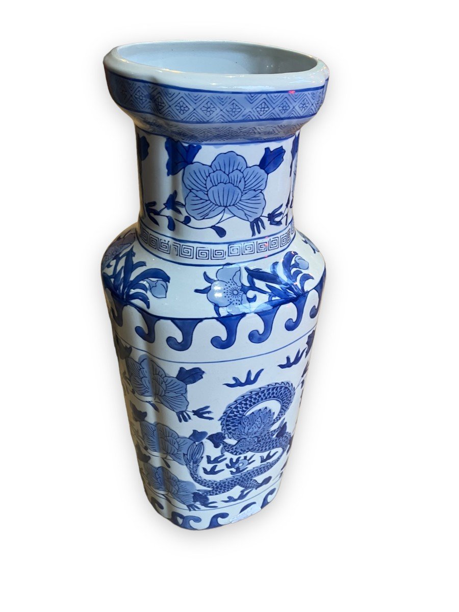 Important Chinese Vase In White And Blue Porcelain Decorated With Dragon And Flowers-photo-8