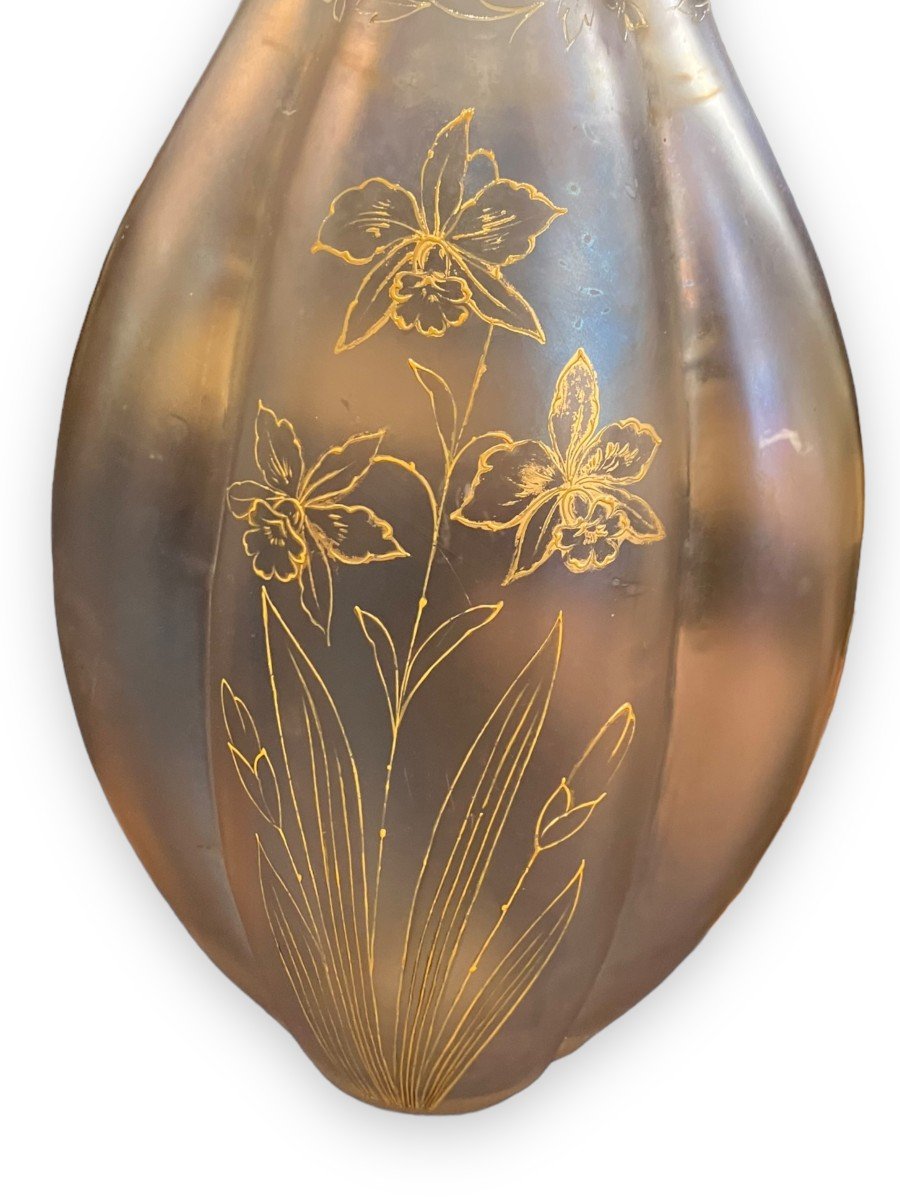 Vase Art Nouveau En Verre Opalescent Irisé Décor De Fleurs-photo-2