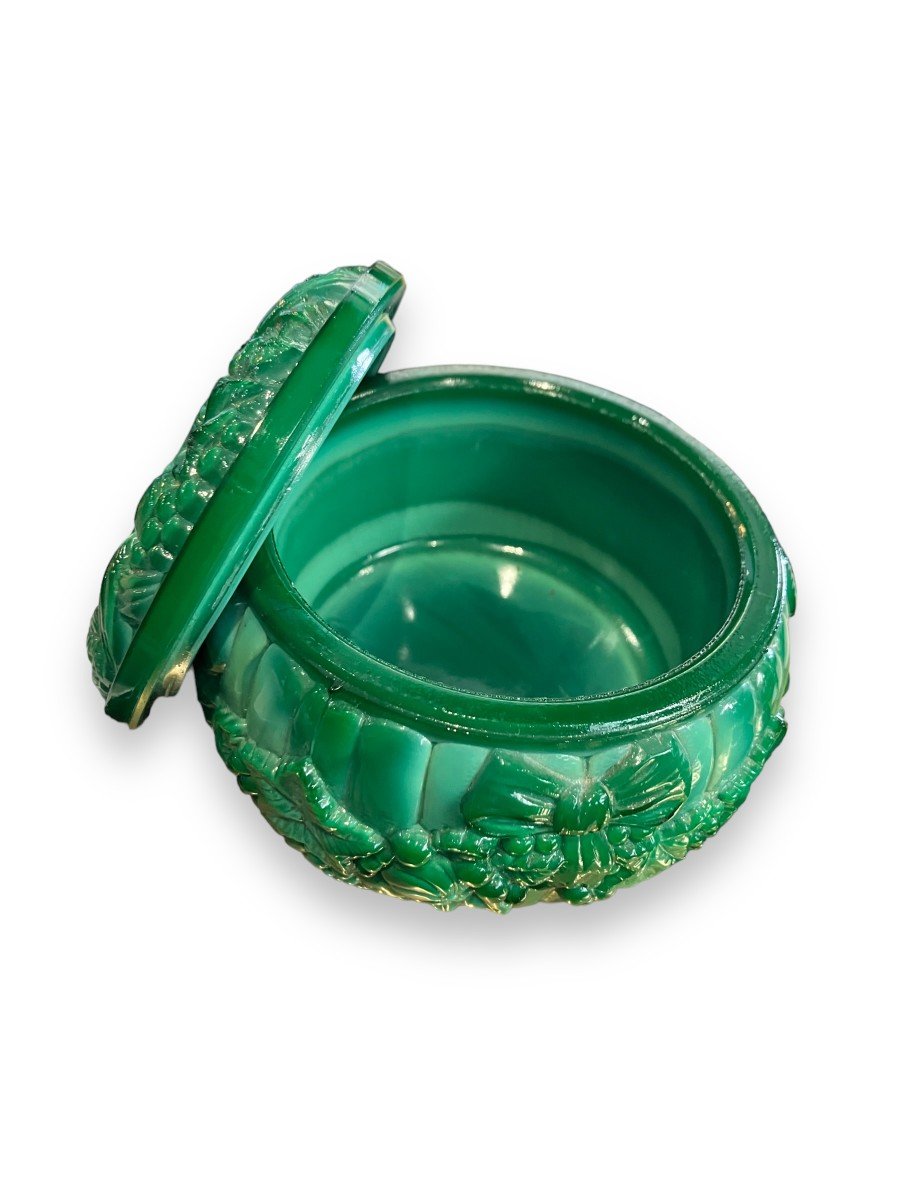 Heinrich Hoffman - Molded Glass Jewelery Box Malachite Colored Glass-photo-4