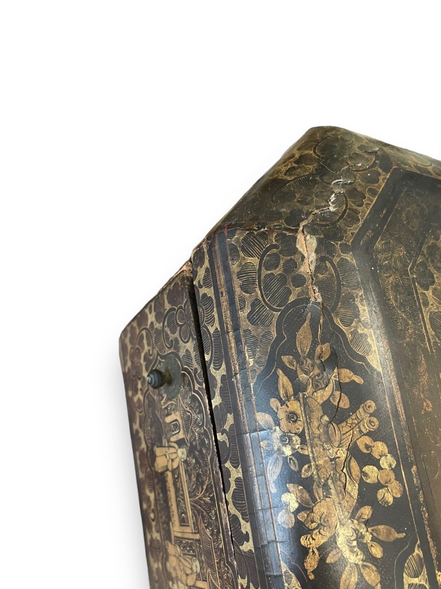 Chinese Book Or Tea Box In Golden Lacquered Wood-photo-3