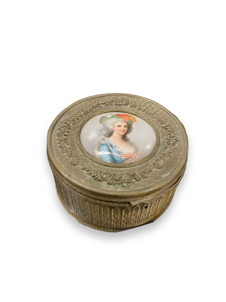 Important Cabochon Box Representative Marie-antoinette-photo-3