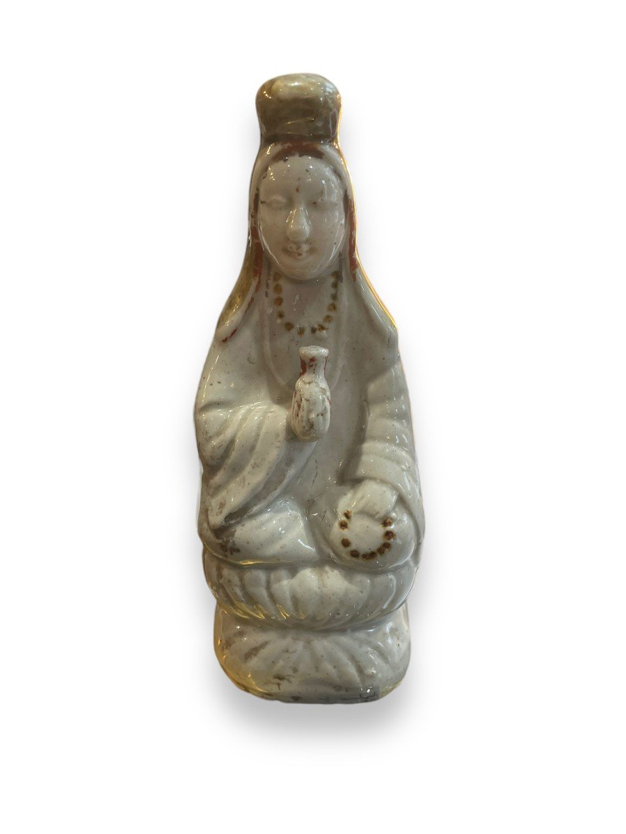 Guanyin Assise Tenant En Flacon Porcelaine Chinoise émaillée XIXeme