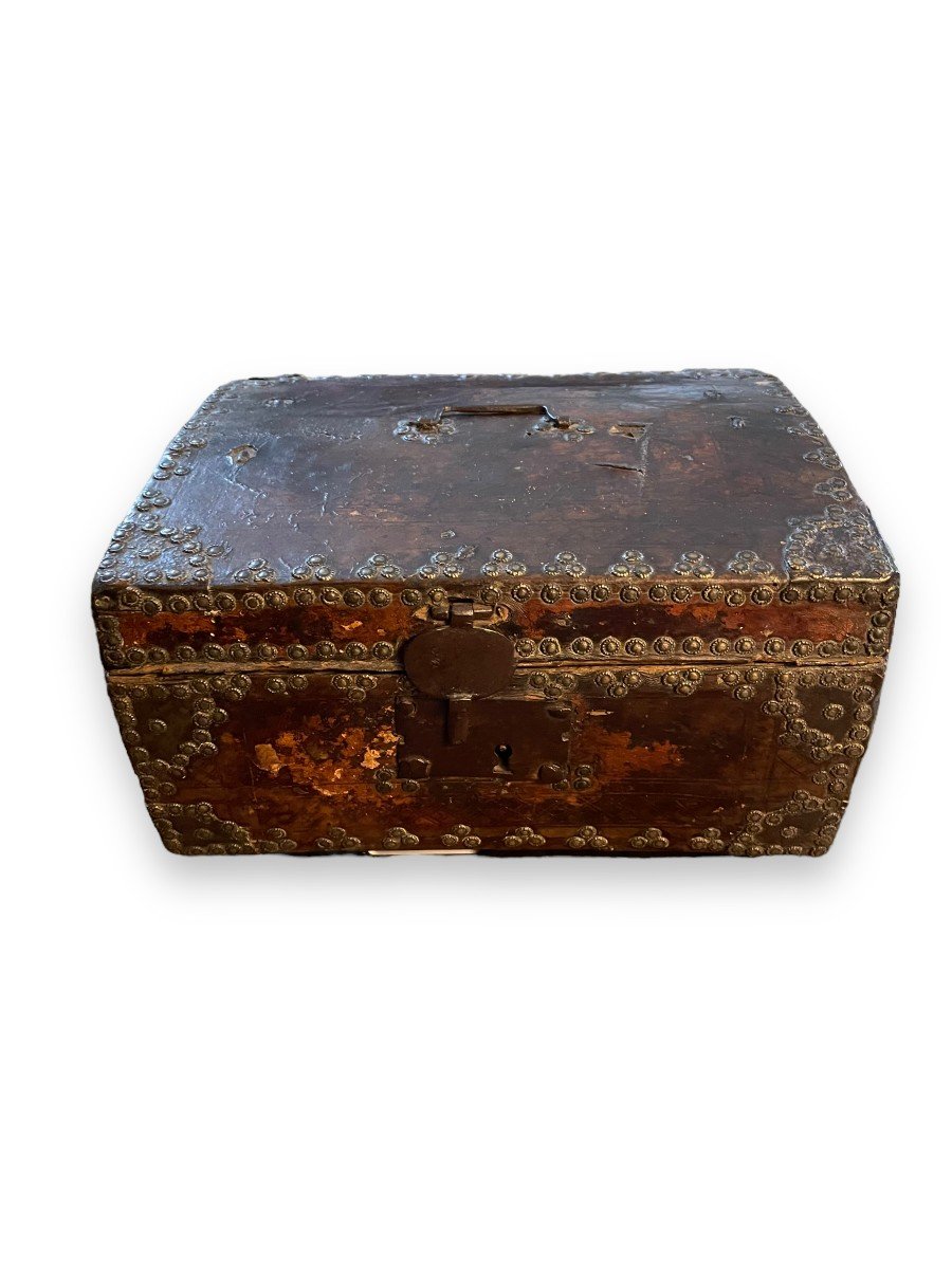 Proantic: Leather-wrapped Box Late 17th Century