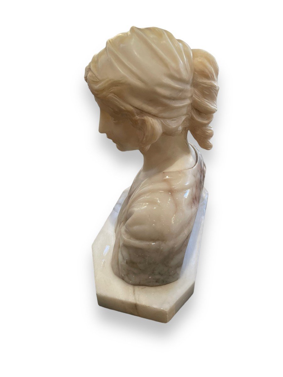 Female Bust In Marble And Alabaster-photo-7
