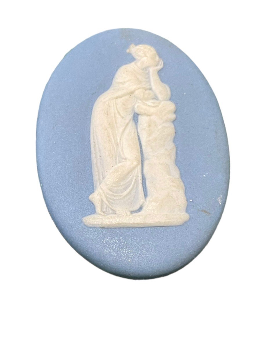 Cameo In Wedgwood Antique Scene-photo-2