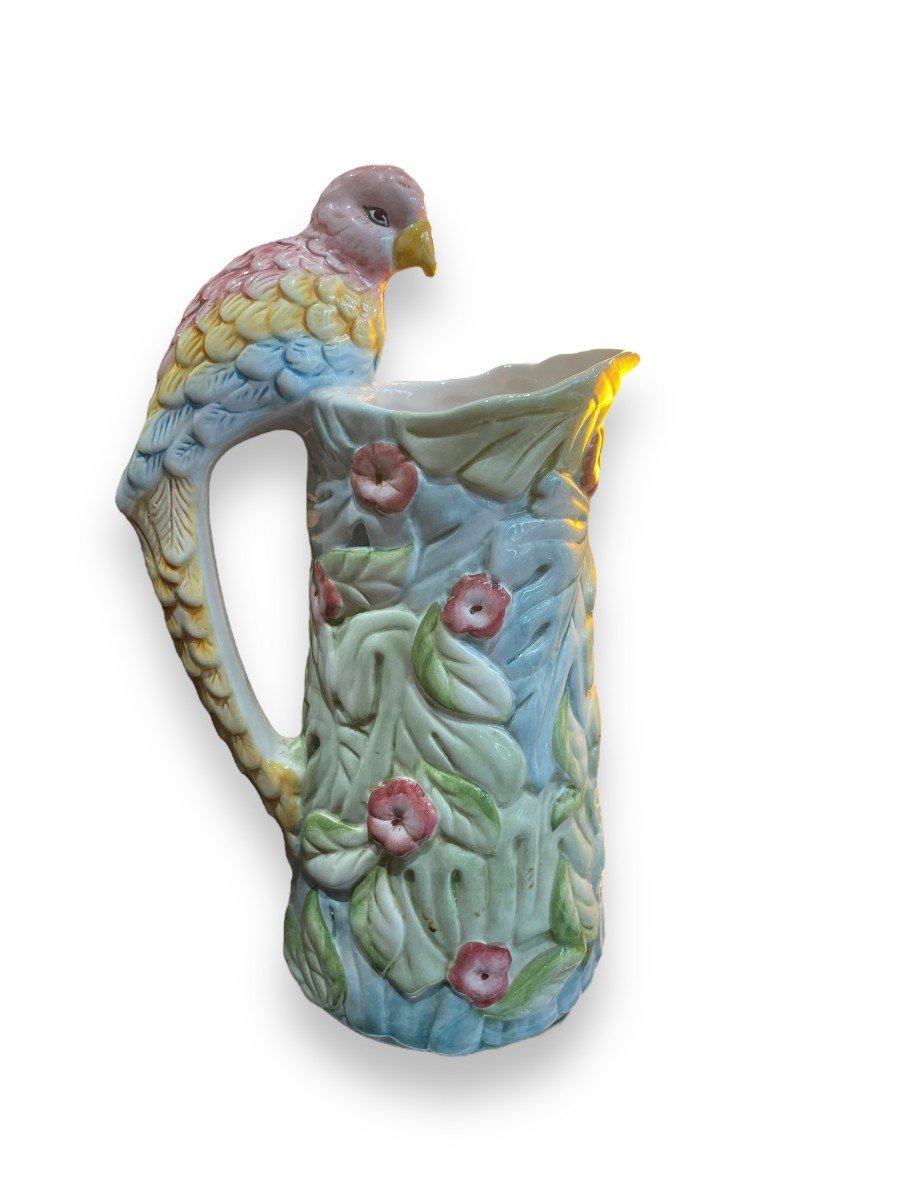 Important Parrot Pitcher In Portuguese Slip