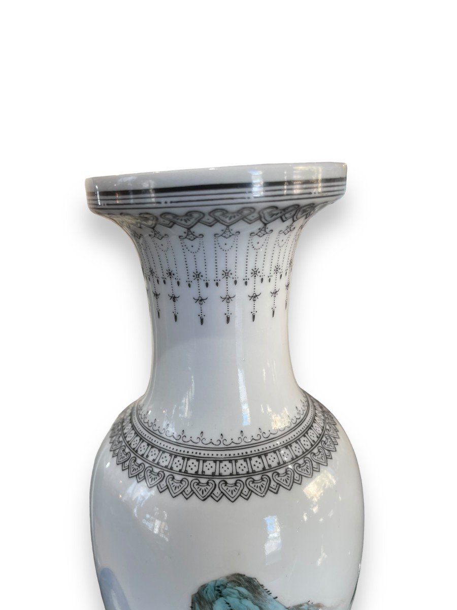 China Republic Porcelain Vase-photo-3
