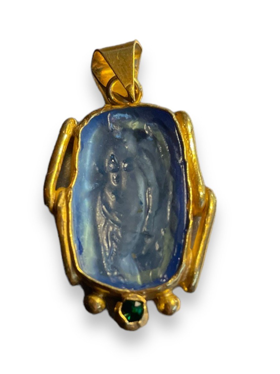 Intaglio Pendant In Vermeil