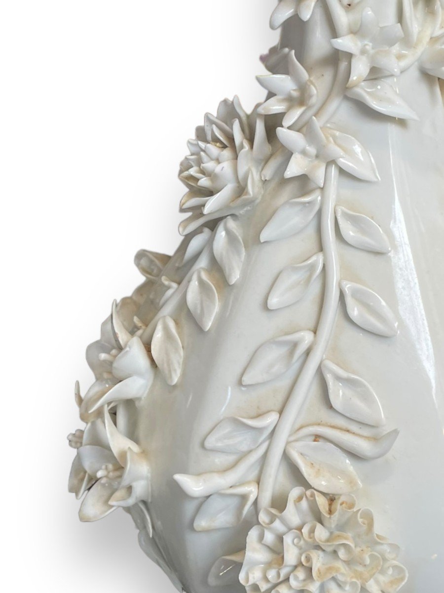 Important White Porcelain Vase In The Taste Of China-photo-2