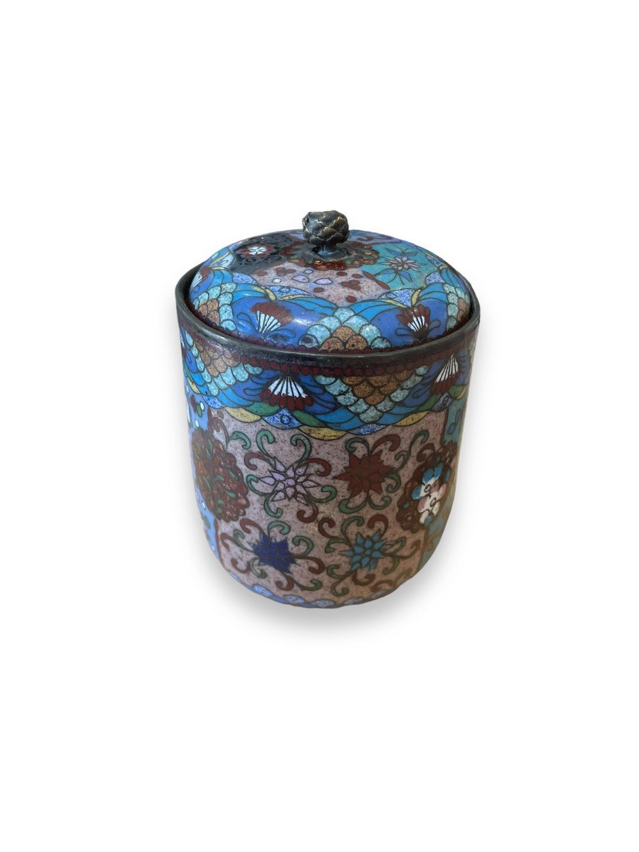 China Important Covered Pot In Cloisonné Enamels-photo-2