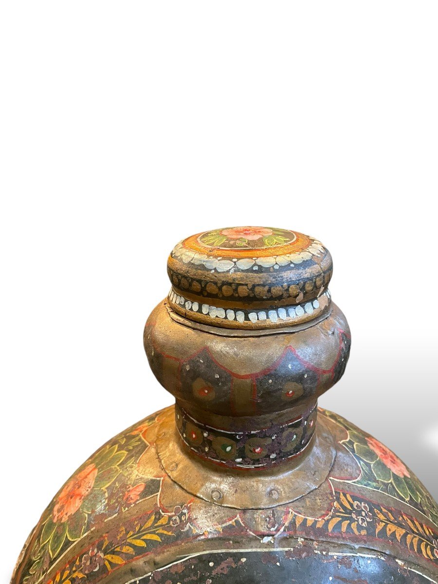 Important Indian Polychrome Metal Gourd-photo-8