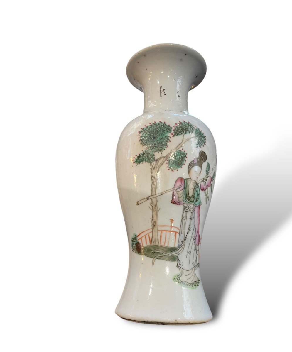 Chinese Qing Dynasty Porcelain Baluster Vase