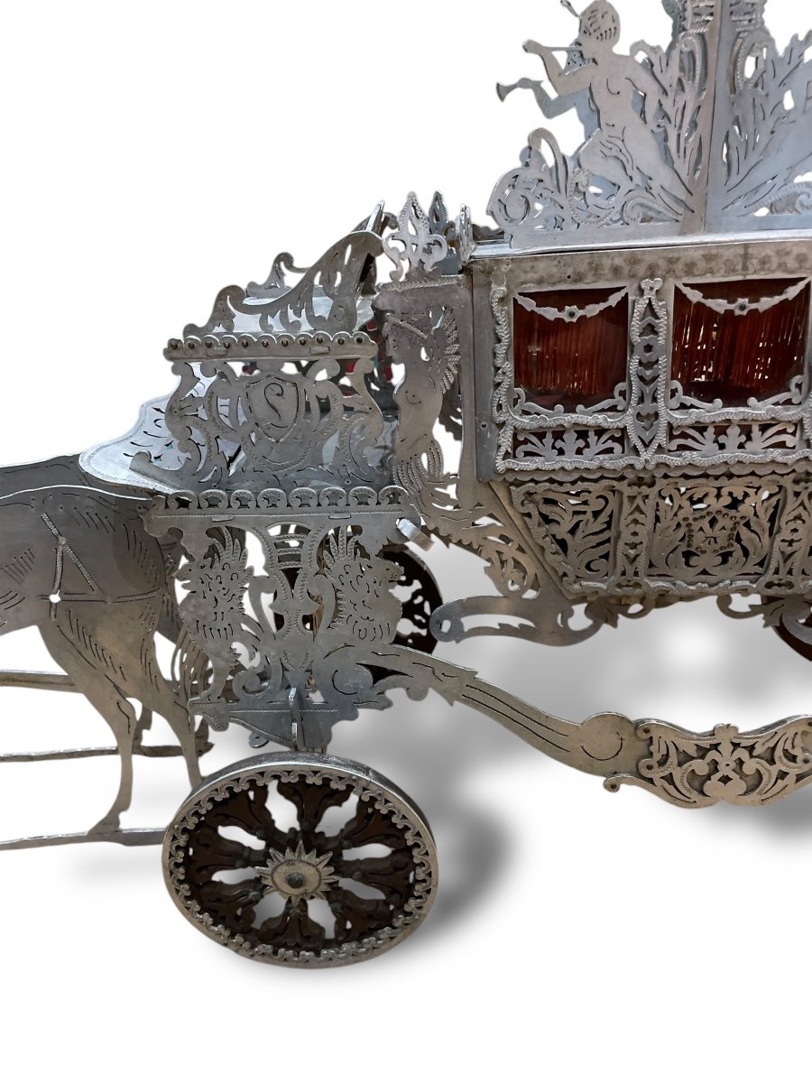 Important Carriage Jewelry Box-photo-1