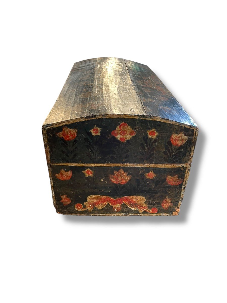 Large Regional Wedding Chest From The 18th Century -photo-2