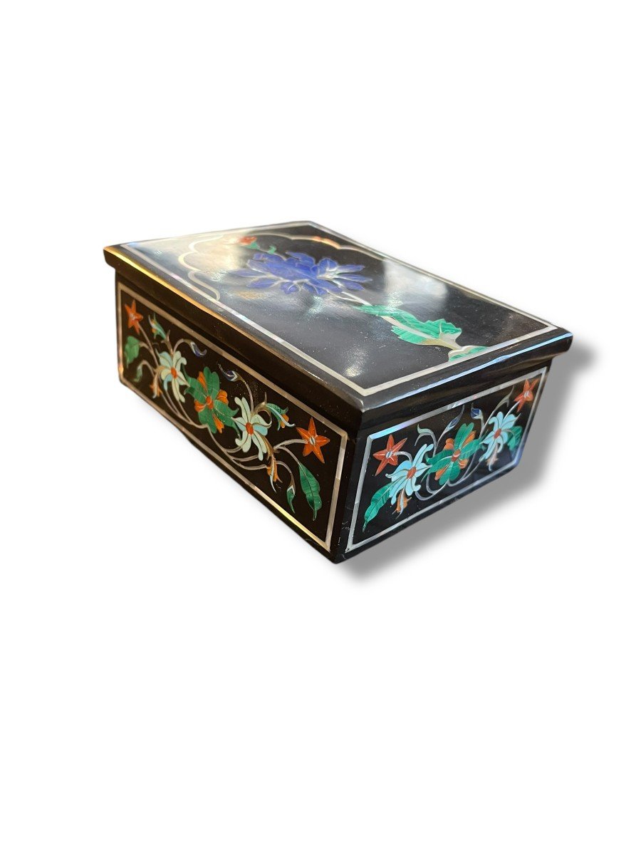 Box In Marquetry Of Fine Stones And Mother-of-pearl-photo-2