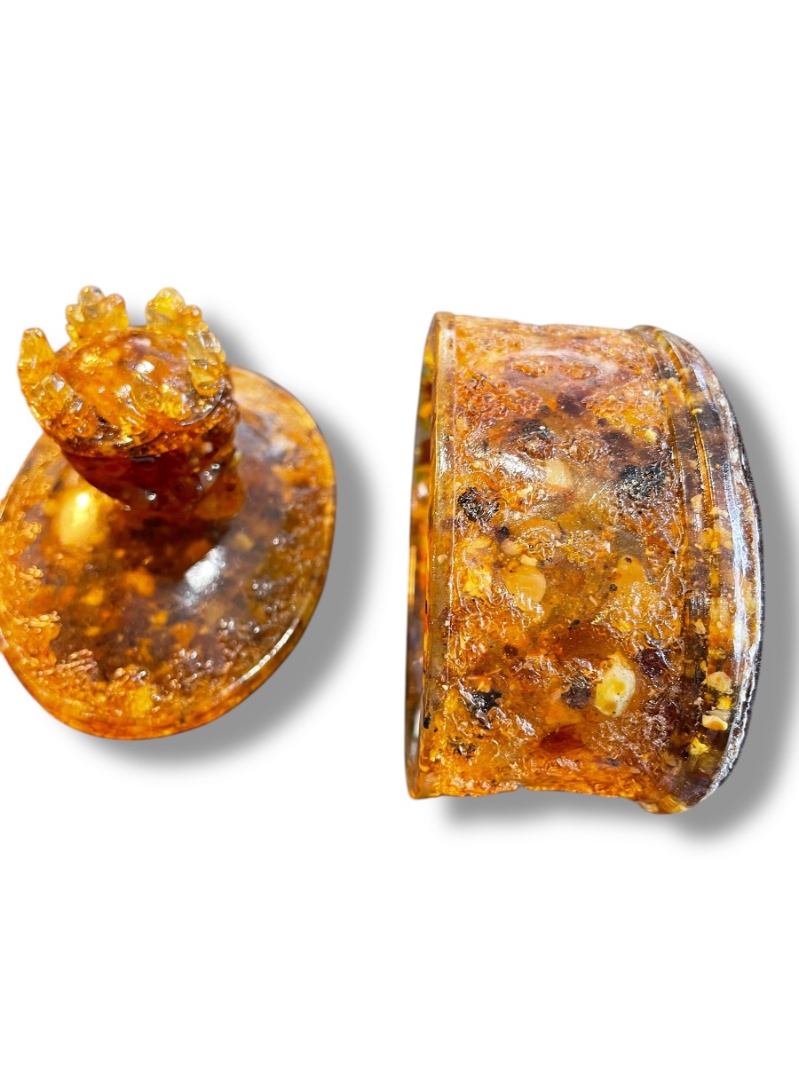 Crowned Vanity Box Amber Composition-photo-3