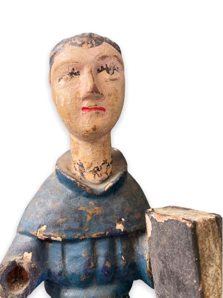 Statuette En Bois Polychrome Représentant Un Moine Tenant Un Livre-photo-3