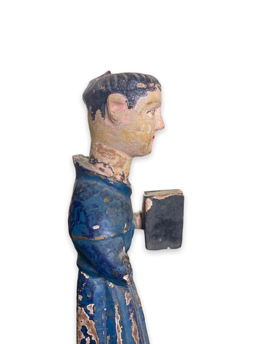 Statuette En Bois Polychrome Représentant Un Moine Tenant Un Livre-photo-1