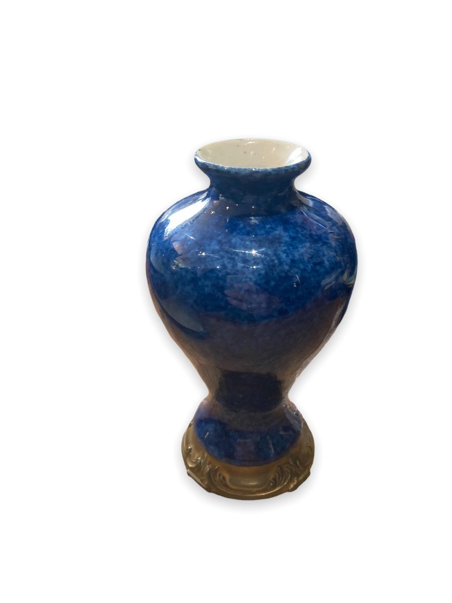 Petit Vase Balustre En Porcelaine Bleue Et Piètement En Bronze-photo-2