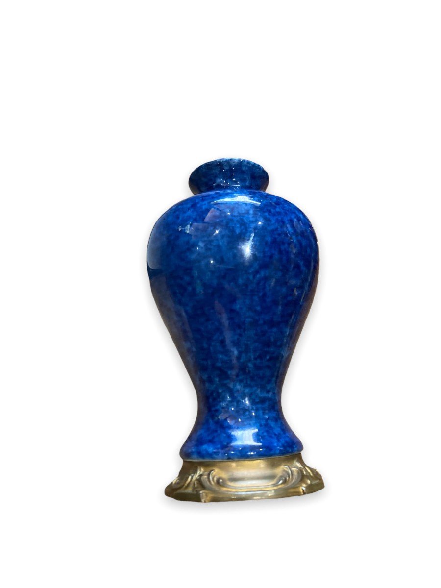 Petit Vase Balustre En Porcelaine Bleue Et Piètement En Bronze-photo-6