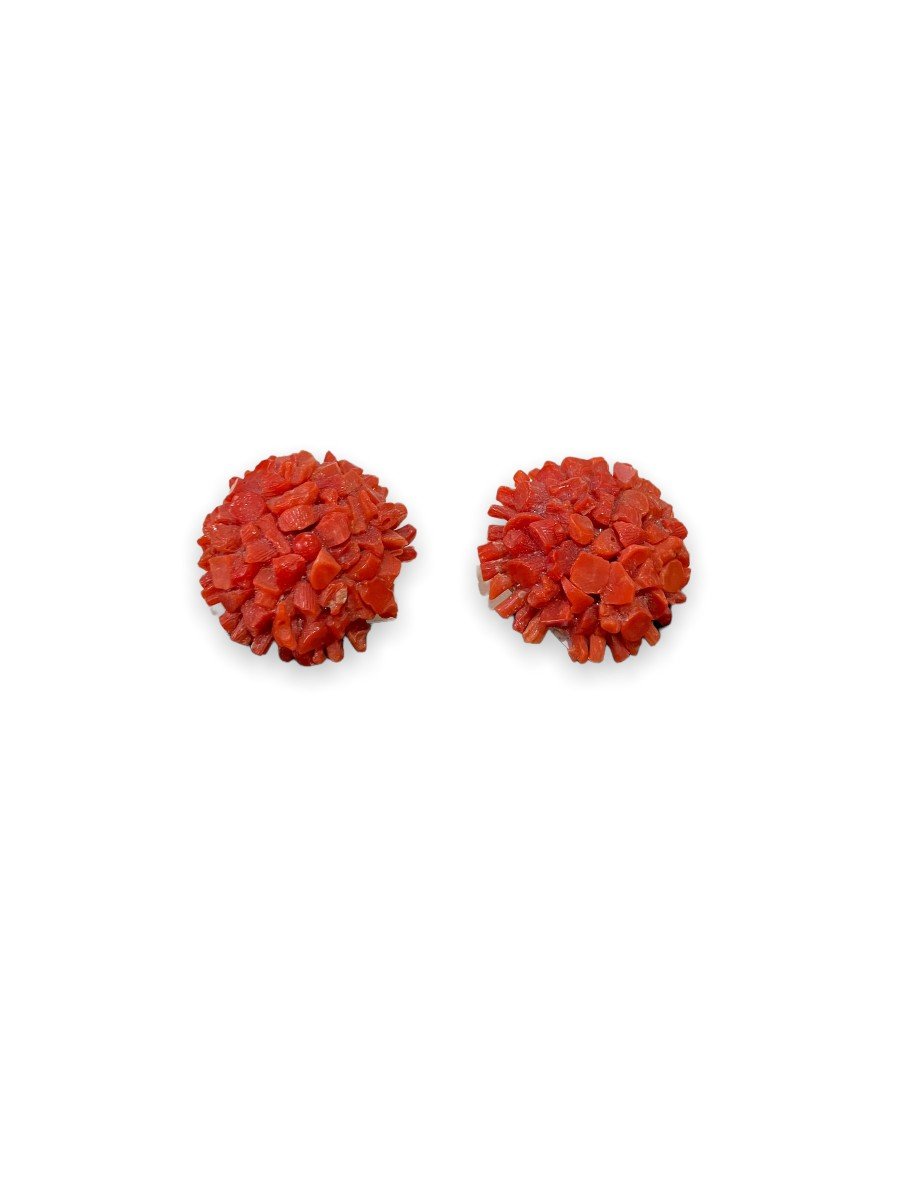 Pair Of Earrings In Coral Circa 1960-photo-3