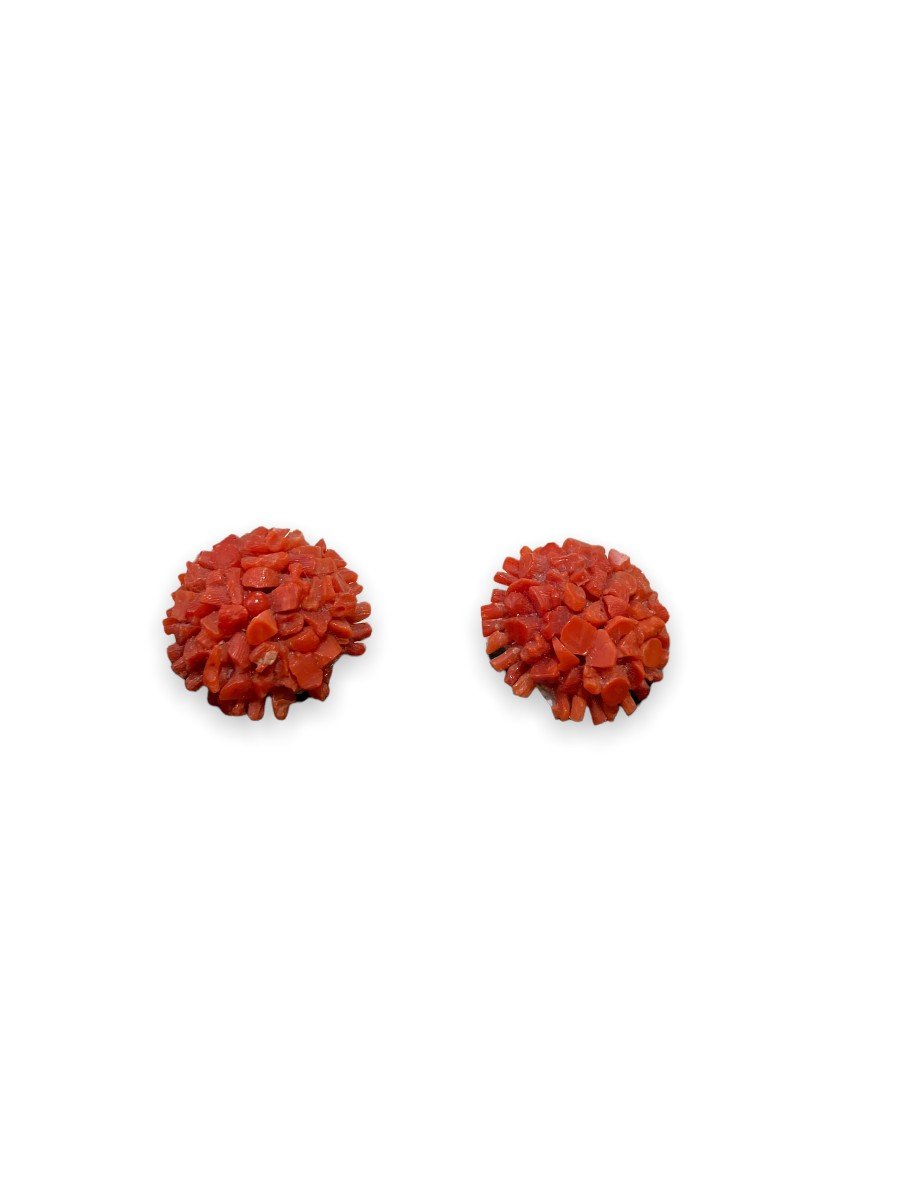 Pair Of Earrings In Coral Circa 1960-photo-4