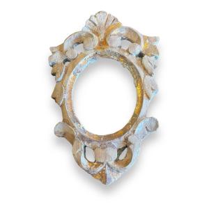18th Century Frame In Golden Wood Shell Pattern