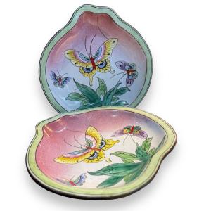 China Pair Of Enameled Cups Butterfly Decor