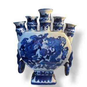 Chine Vase Tulipier Tulipière En Porcelaine Bleu Blanc à Décor De Dragon 