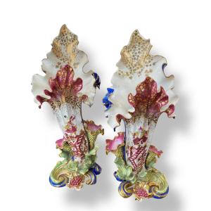 Porcelaine De Paris Importe Pair Of Porcelain Vases Decorated With Chinese Motifs