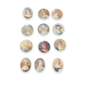 Ensemble De 12 Portraits Miniatures Sous Verre