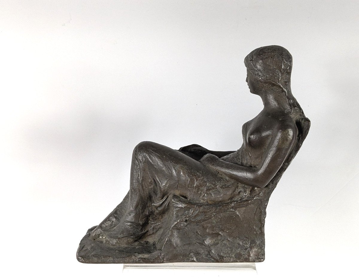 Jeune femme assoupie - bronze 1960-70-photo-3