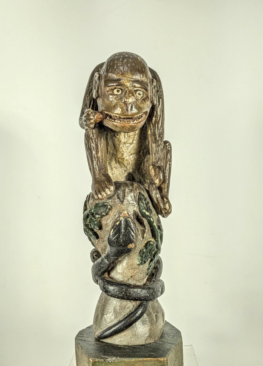 Grimacing Monkey - Folk Art Late 19th Century Carved Wood-photo-2