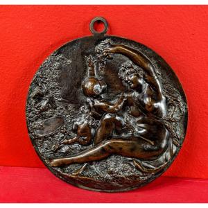 Amour et bacchante - médaillon bronze XIXeme - dans le goût de Clodion