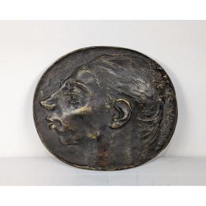 Expressive Portrait Medallion - Circa 1950 Japan #637