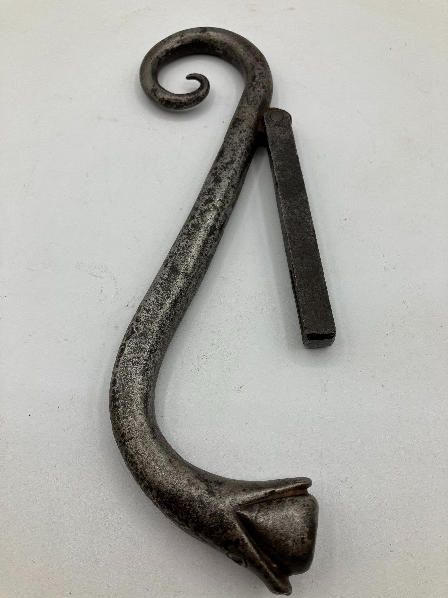 Forged And Figured Iron Door Knocker In The Shape Of A Snake-photo-1