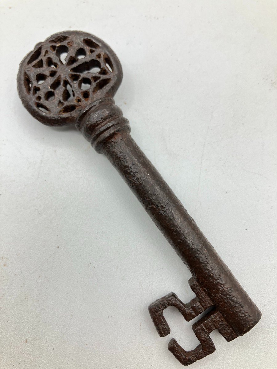 Key In Forged Iron-photo-4