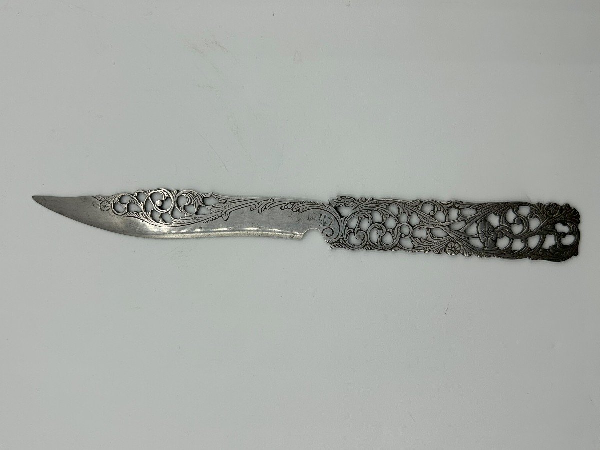 Iron Knife-photo-1