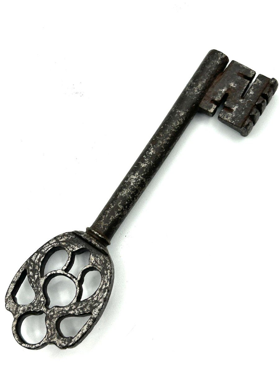 Iron Key-photo-2