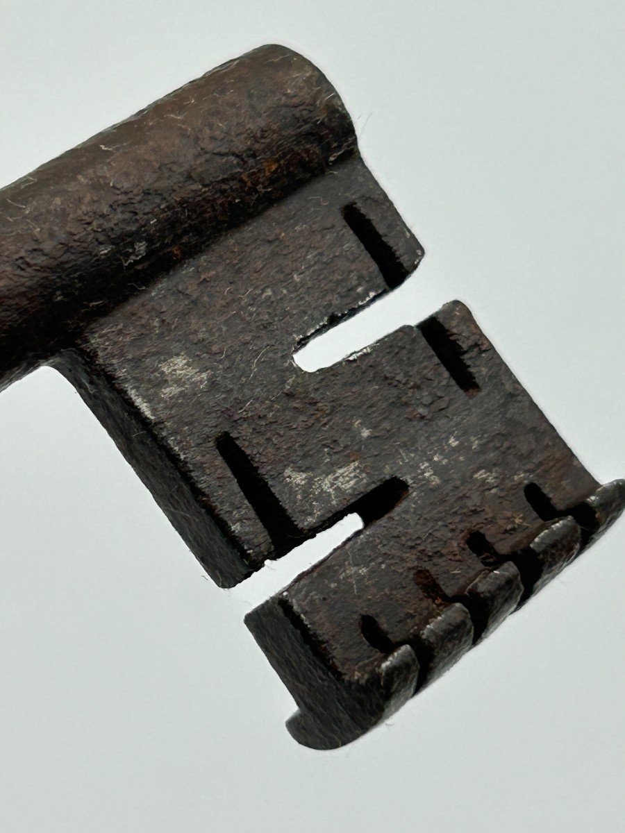 Iron Key-photo-4