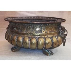 Beau Cachepot En Laiton Repousse' Et Dore'